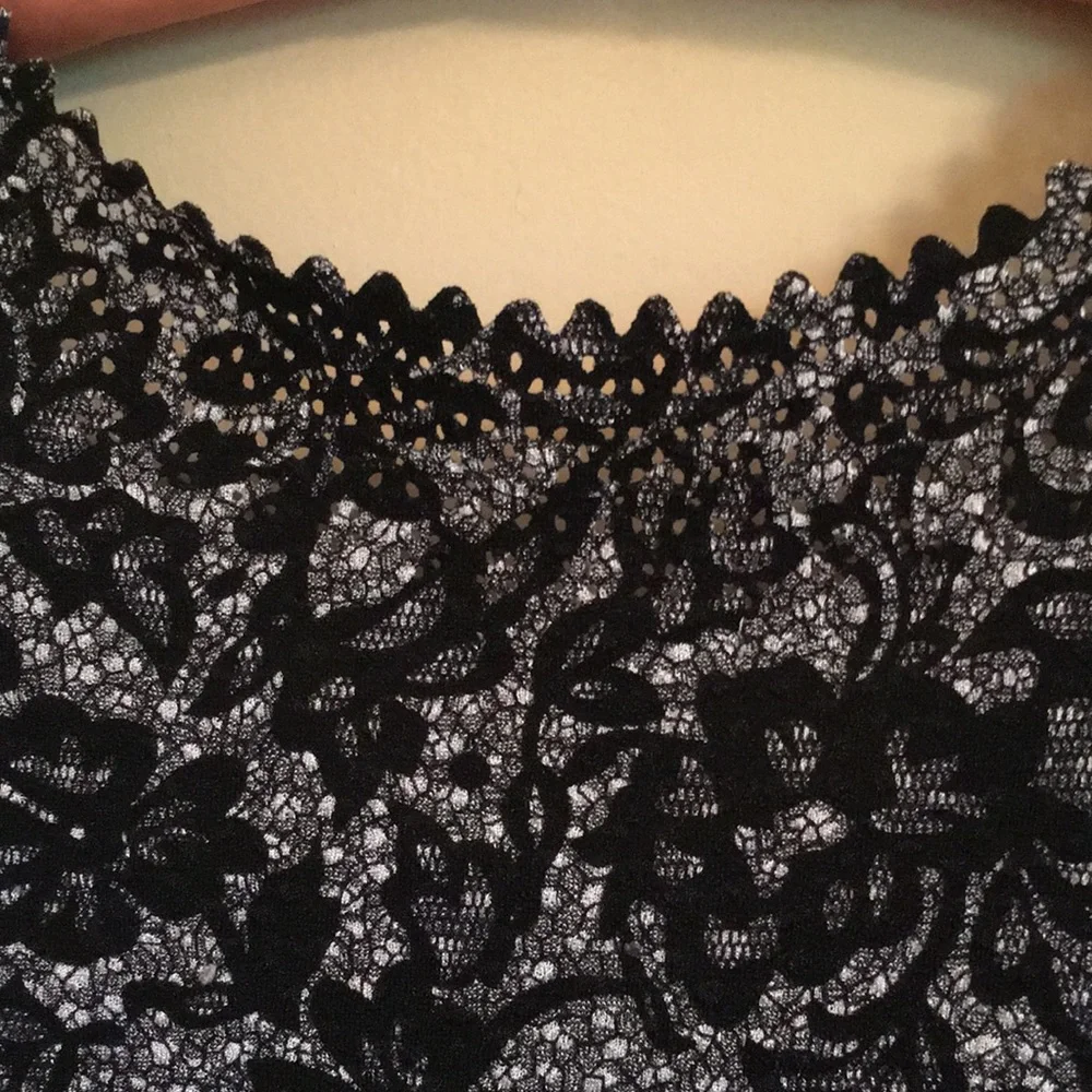 Pretty black lace sleeveless top, size XL - Picture 12 of 16